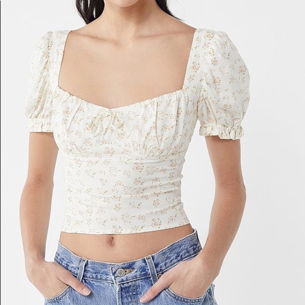 UO Cassia Puff Sleeve Cropped Top